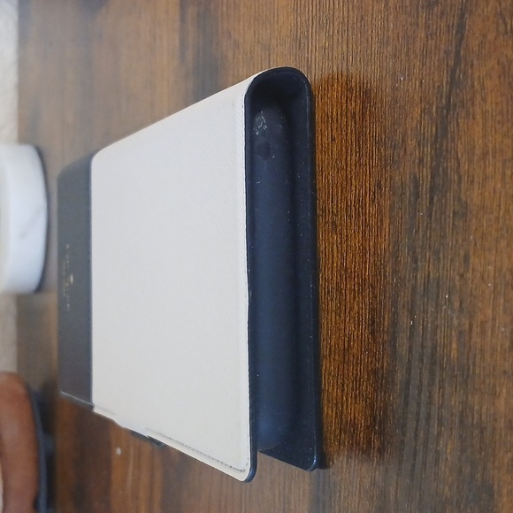 Kate Spade Black and Beige Sylvia Magnetic Folio Cellphone Case - Picture 6 of 8